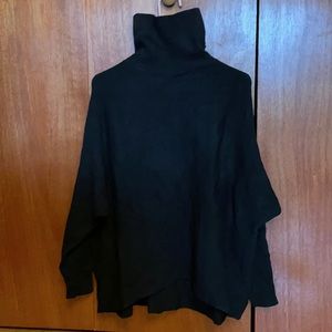 Black loose fit Dahl an sleeve turtleneck unworn